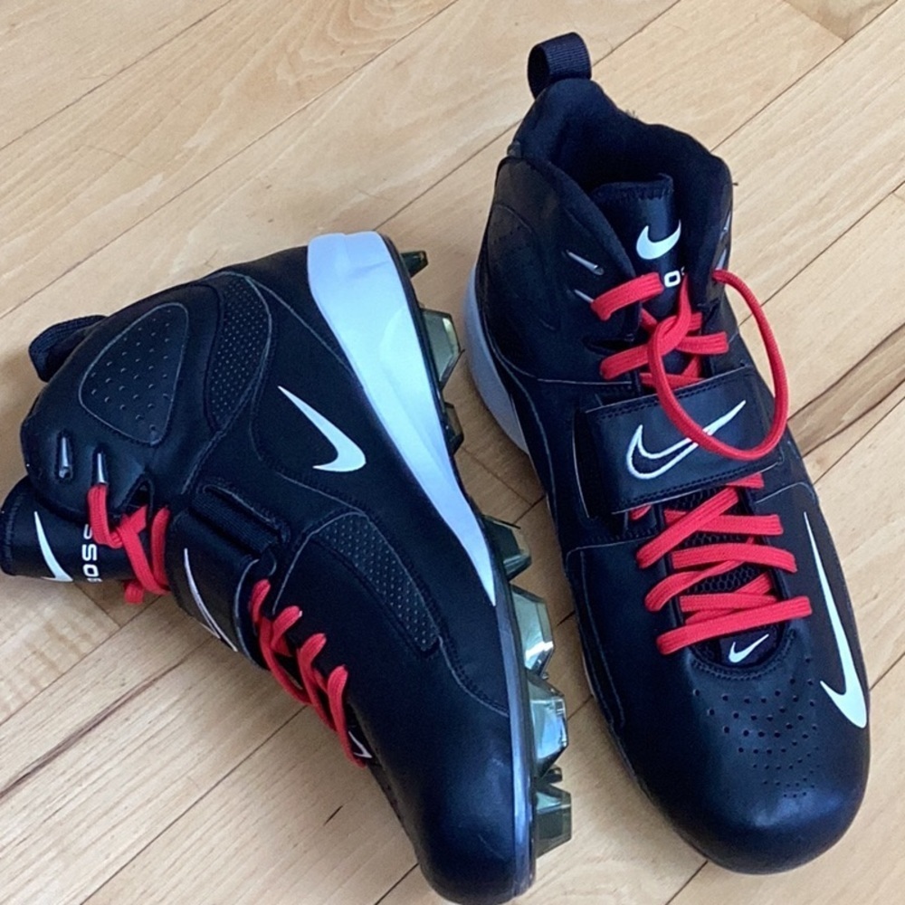 Nike Boss Air Zoom high top football cleats. Men’s size 13.5. ❗️NEW❗️